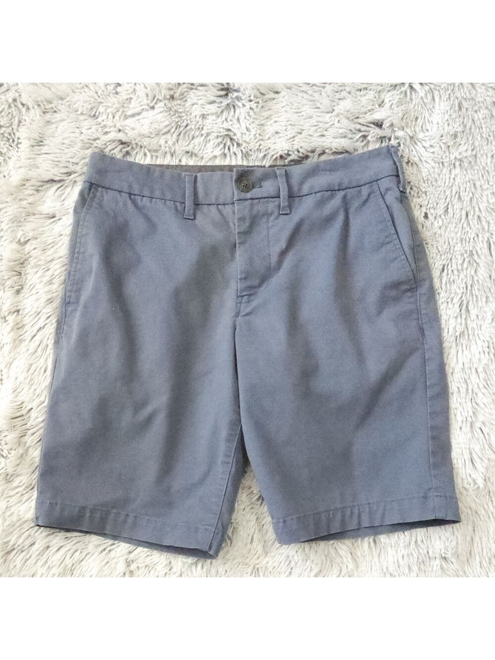 Express 10 inch Chino Slim at the Knee Shorts men's size 30